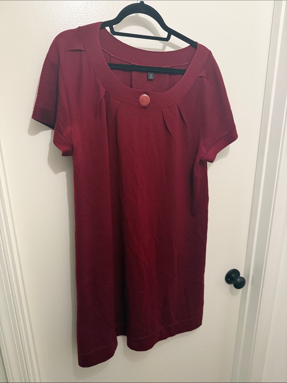 Banana Republic Short Sleeve Scoop Neck Sweater Dress in Wine